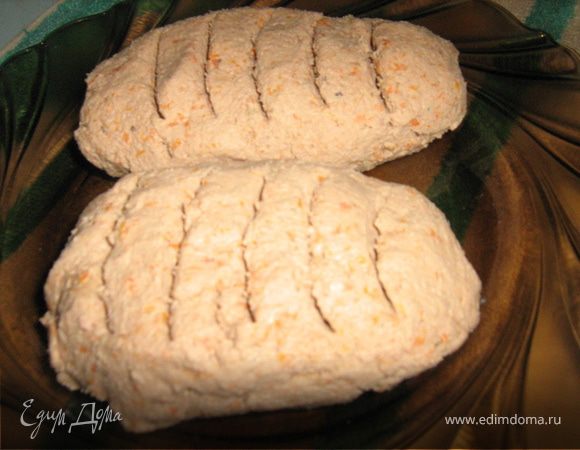 Все ингредиенты и сливочное масло пропустить через мясорубку. Если нужно, добавить еще специй. Сформировать мокрыми руками несколько кругляшков паштета, отправить в холодильную камеру.
Такой паштет можно замораживать, он не теряет вкусовых качеств.
Приятного аппетита.