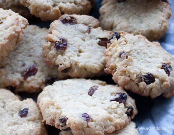 Выпекать в разогретой духовке 15−20 минут.