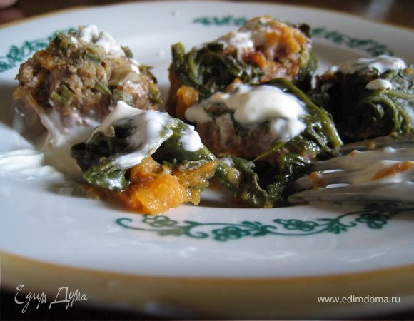 Подала я доче этих аппетитных крошек со сметанкой и хлебушком по рецепту Оленьки http://www.edimdoma.ru/recipes/19045. А также с ароматным яблочным компотиком с курагой и маленьким кусочком корицы. Приятного аппетита! и здоровья Вашим деткам!