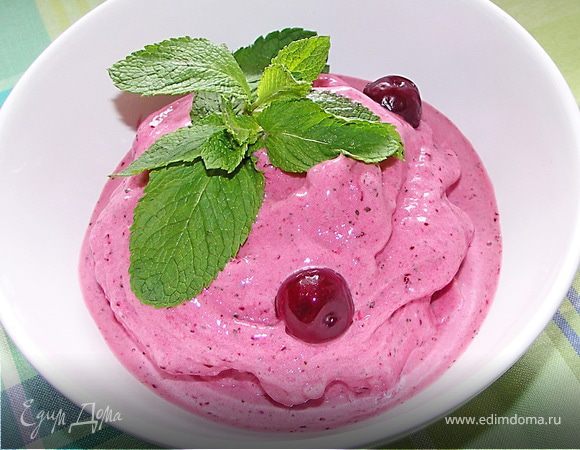 Готовый щербет украсить мятой и вишенками.Приятного аппетита!:))