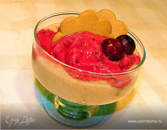 А если у Вас не оказалось мяты..и банан замораживать некогда можно сделать вот такой десерт.