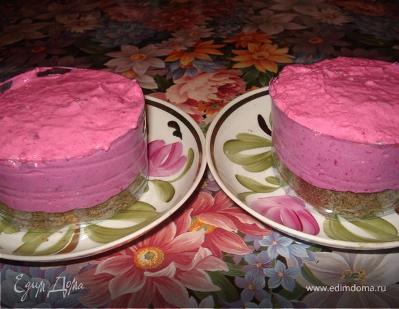 Готовую массу разложить по формам и убрать в холодильник не менее, чем на 4 часа.