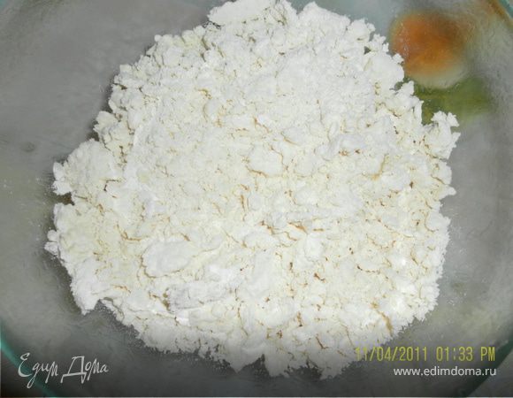 для теста: муку и масло рубим ножом(или растираем руками) в мелкую крошку