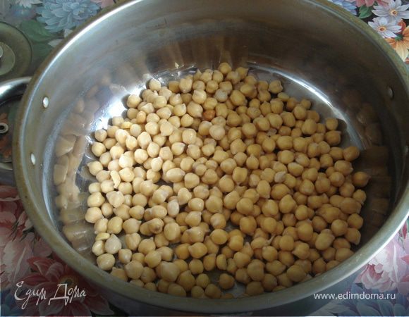 Нут за ранее замочить на ночь в холодной воде.