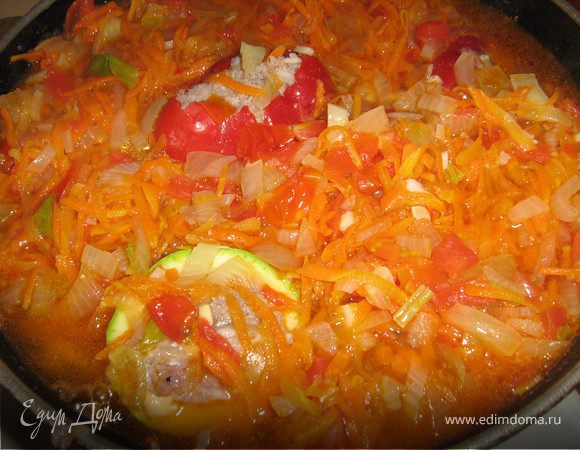 залить поджаркой,накрыть крышкой и варить до готовности на небольшом огне примерно 35-40 минут
