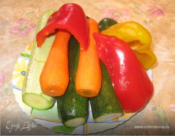 Помыть и почистить по необходимости овощи& Можно использовать любые овощи6 которые можно натереть на терке.