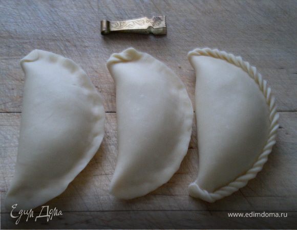 Края винтообразно закрутить