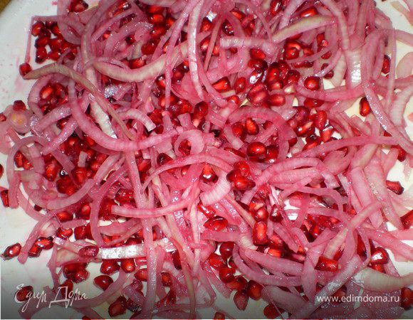 Перемешать до гранатовой окраски.

Такой состав очень популярно в Азербайджане,придает особый вкус рыбе.

