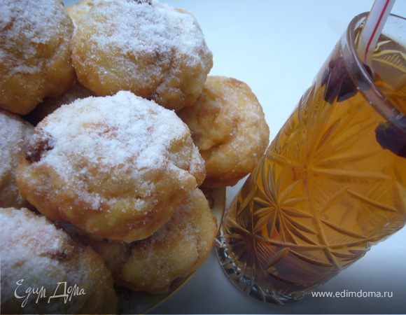 Подать с напитком из шиповника (для детей)...
