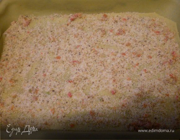 Насыпать начинки ровным слоем