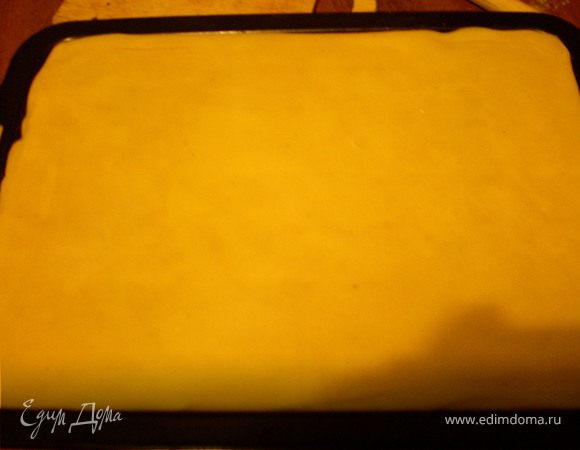 Края листа завернуть и уложить под первый лист.
