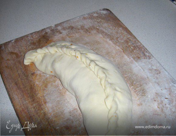 Защипать края сверху.