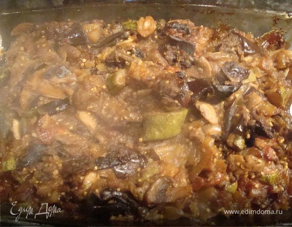 Достаем из духовки, хорошо перемешиваем. Низкокалорийное, полезное и вкусное рагу готово!