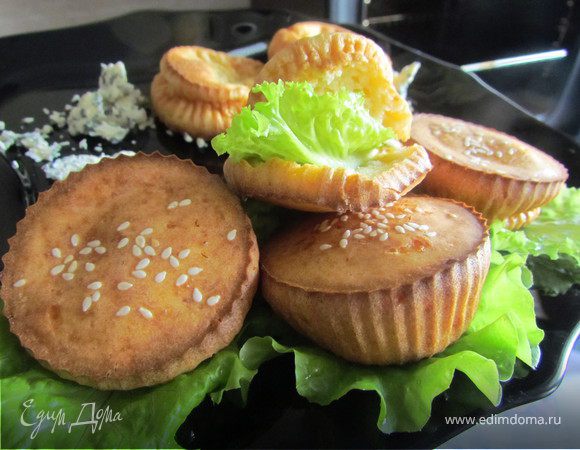 Очень вкусные в горячем виде. Я подавала с сыром с голубой плесенью (муж любит) и листьями салата. В самое ближайшее время приготовлю сладенькие Поповеры и угощу Вас ;)
ВОТ! Приятного аппетита!