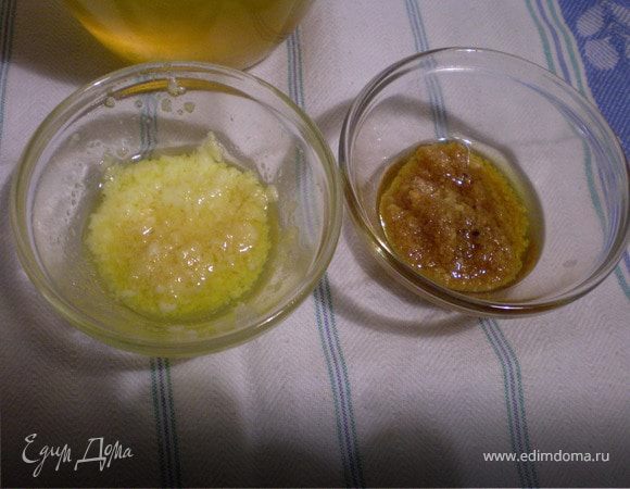 Выход масла "валио" из 1000 гр примерно 950гр(я на глаз), отход(если так то можно назвать)50гр из пены и осадка. 