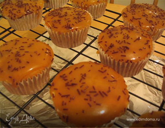 Выпекать при темп 160 гр 15-18 минут 
Готовые слегка остывшие кексы окунуть только верхней частью в шоколад
посыпать крошкой шоколада и сверху 