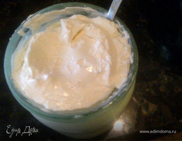 Берем густые домашние сливки.