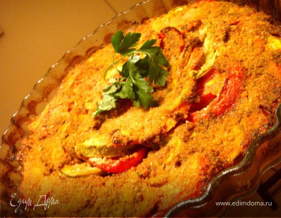 Чтоб корочку не пережечь и сердцевину пропечь, используется такой принцип: сначала блюдо держите в духовке на умеренном жару, а потом увеличивайте температуру, как я описала выше. Самый идеальный цвет корочки ГРАТЕНА-золотистый, можно даже и чуть-карамельный, главное,чтоб не коричневый,а то это говорит о том,что передержали.
Достаем из духовки по истечении срока готовности-подаем горячим! Приятного аппетита!