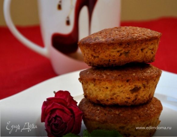 Выкладывать тесто на 2/3 объема формочек, выпекать при температуре 180 гр. 20 минут.
Смачного!