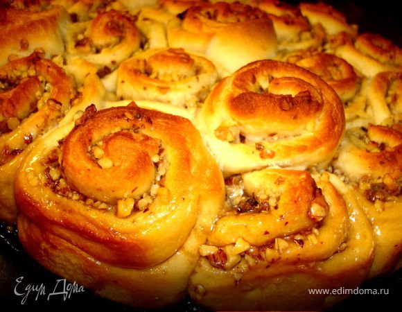 Теперь дать булочкам остыть, вынуть их из формы…