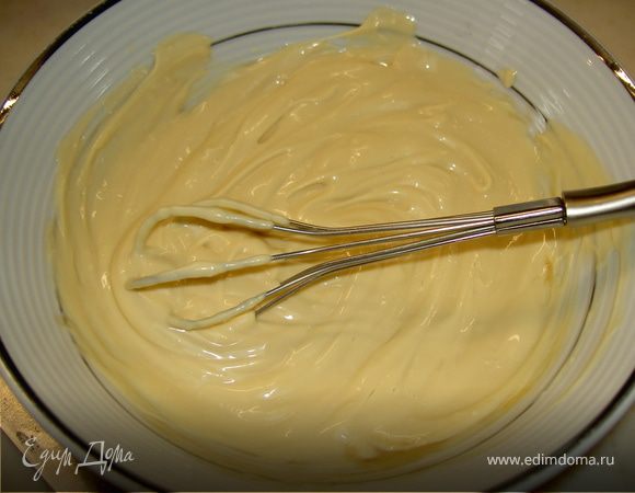 К майонезу "Провансаль" (приговленному самостоятельно, взбив яйца с горчицей, уксусом и растительным маслом) добавьте 1-2 ст. л. соуса "Терияки" (вместо сои-кабуль). Хорошо перемешайте 