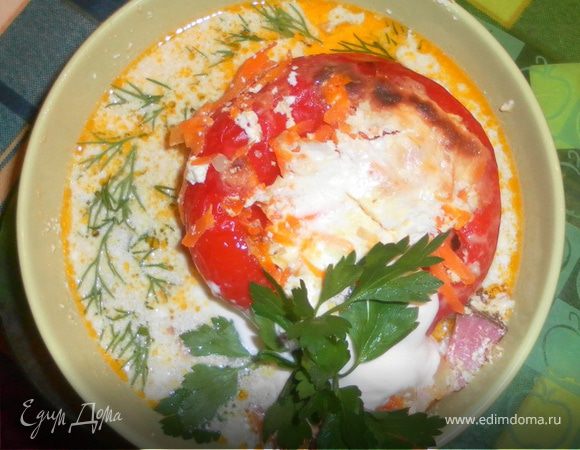 Ставим наши перцы в духовку на 200 градусов на 1 час. Подаём на стол горячими,с наваристым "супчиком" (с добавлением укропа), украшаем веточкой петрушки)).
ПРИЯТНОГО АППЕТИТА!))