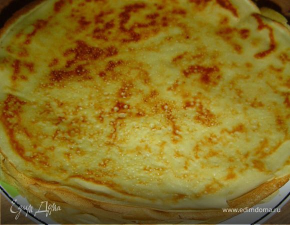 Начинаем с блинов. Растворить в воде соль, сахар, всыпать просеянную муку и тщательно размешать, чтобы не было комков, пока не получится однородное тесто. добавить соду и влить в тесто масло. Хорошо размешать. Обжарить с двух сторон на горячей сковороде, предварительно смазав ее растительным маслом.Отвариваем свеклу, заливаем горячей водой чернослив и курагу,измельчаем грецкие орехи.В блендер кладем курагу,чернослив,свеклу, орехи,мед и измельчаем до однородной массы. 	Блины смазываем полученной начинкой, сворачиваем их рулетиками,заворачиваем в пищевую пленку и охлаждаем в течении 30 минут.
Приятного аппетита!