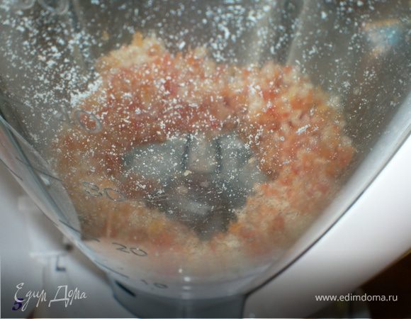 Приготовление пряного коржа:

Орехи и цукаты измельчить (все отдельно).
