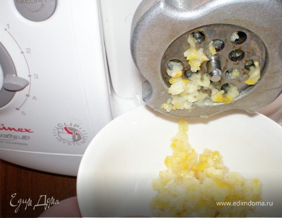            Крем:

Лимон и курагу отдельно пропустить через мясорубку,