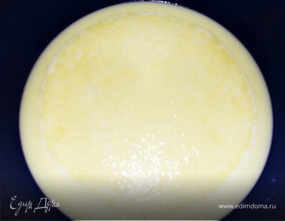 Наш сыр готов! Его нужно охладить несколько часов, тогда он будет молодой и готовый к употреблению. Но вкуснее всего сулугуни через 2-3 дня.
