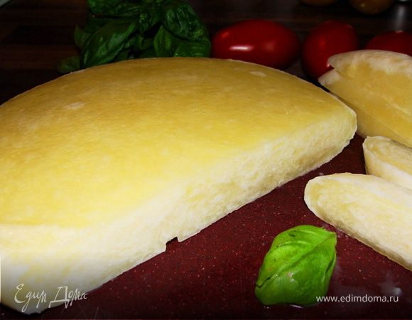 Подавать сыр с зеленью. Приятного аппетита!