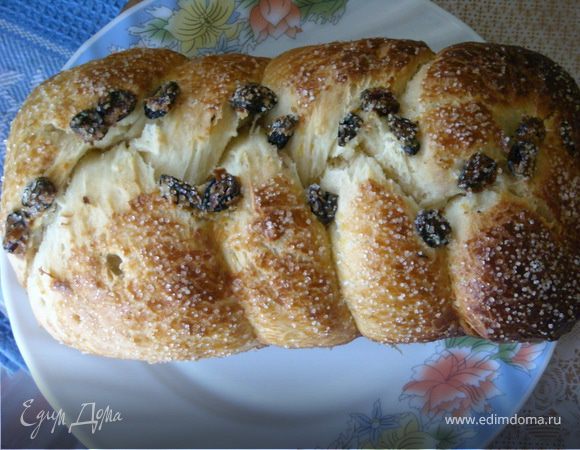 Дать подняться в форме, выпекать при 180 С,около 1 часа, но я проверяла готовность зубочисткой. 