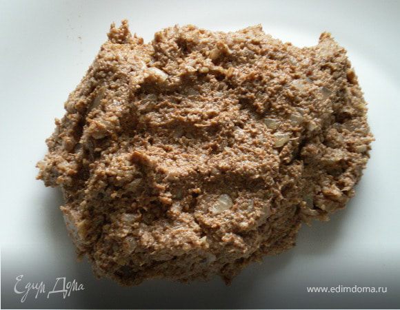 Готовый лявянги с виду похож на печеночный паштет.Очень ароматный, вкусный с кислинкой.
Обязательно попробовать на вкус,если надо добавьте соль,перец,сумах и пасту.Лявянги должна быть с кислинкой.
Убрать в холодильник на 15 мин.