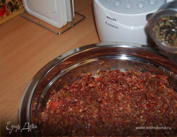 Печень, сердце,желудки и овощи пропустим через мясорубку.