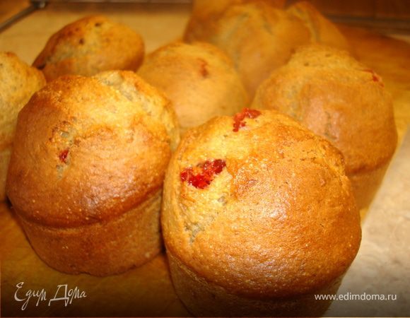 Так вот в обыкновенной форме маффины были готовы уже через 20 минут, а в силиконовой через 30… Так что смотрите за готовностью, цвет у готовых изделий как карамелька, солнечно-золотисто-корчиневый…