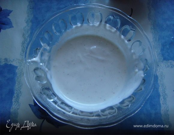 Бросить креветки и помидоры черри на предварительно разогретую сковороду и обжарить на сильном огне в течение 2-3 минут.
Отварить пасту, выложить креветки и полить соусом. 
Приятного аппетита!!!