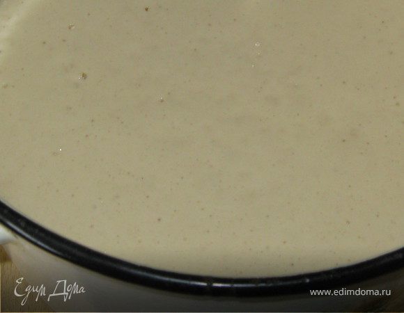 3. Опара поднялась? Тогда вливаем полученную массу в опару и добавляем рисовую муку. Вымешиваем!!!!