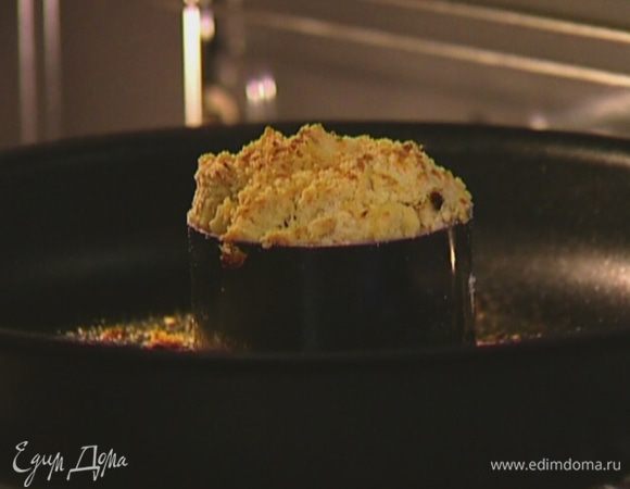 Отправить сковороду с бананами на 15–20 минут в разогретую духовку.