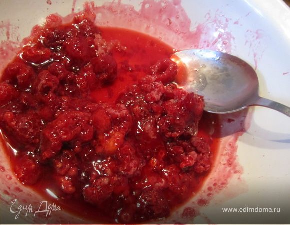 Малину+2 ст.л сахара немного проварить.