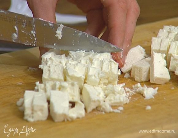 Фету поломать на кусочки.