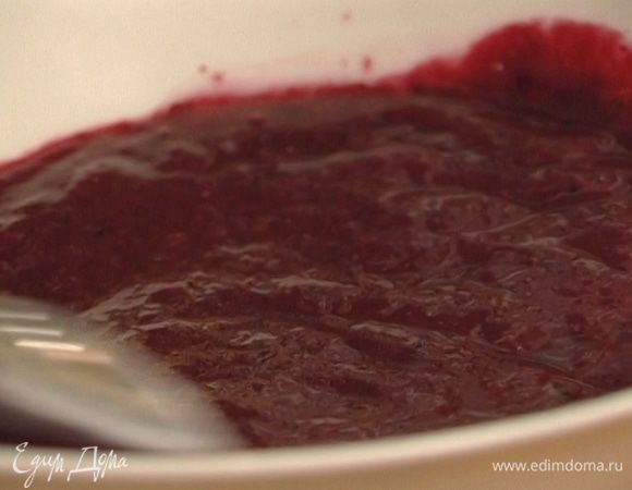 Влить лимонный сок, все перемешать.