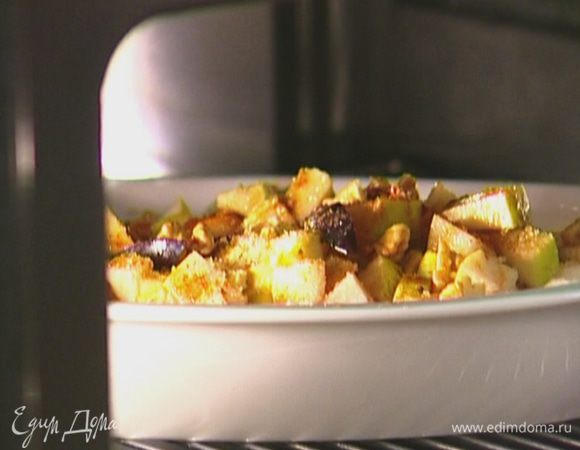 Запекать в разогретой духовке 15 минут.