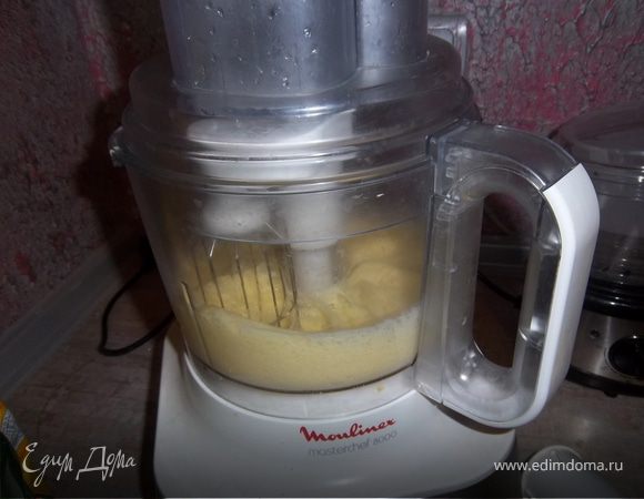 Взбить яйца с сахаром