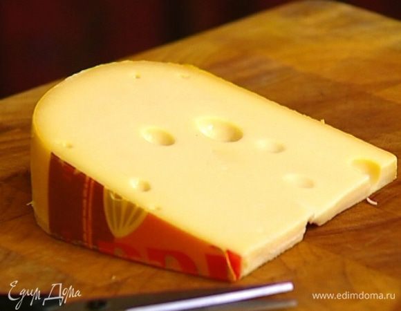 Сыр натереть на крупной терке.