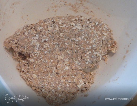 Отдельно смешать сухие и мокрые ингредиенты и аккуратно соединить.