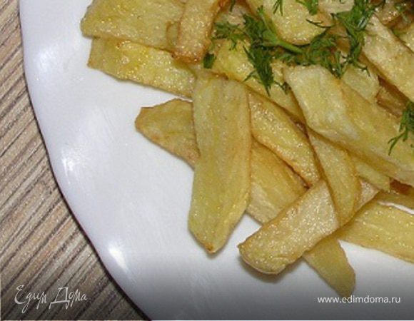 На заметку - Жаренная картошка фри.
Порезать 450 г картофеля на тонкие брусочки. Глубокую сковороду наполнить маслом наполовину; нагреть, пока кубик хлеба не будет обжариваться за 30 секунд. Обжарить картофель в масле, обсушить на бумажном полотенце; присыпать солью (зеленью по желанию) и подавать.