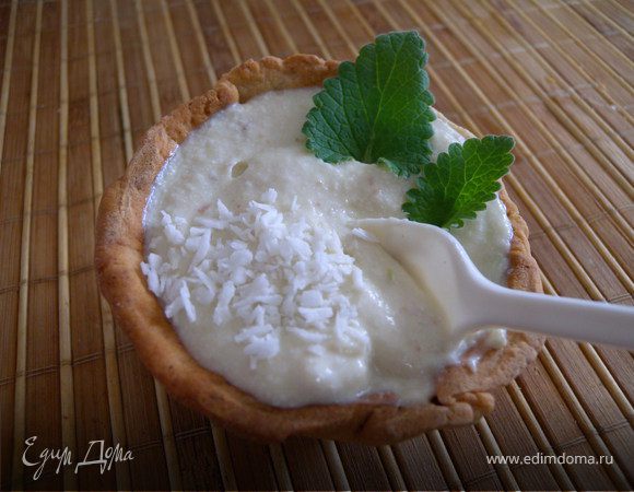 Приятного аппетита. Так как начинка получается достаточно жидкой, я просто выедаю ее ложкой а "чашечку" - съедаю... очень удобно: не нужно мыть за собой посуду...