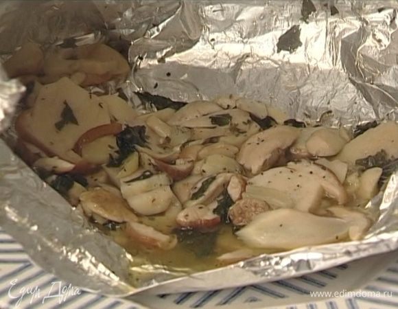 Плотно закрыть карманы и отправить в разогретую духовку на 15—20 минут.