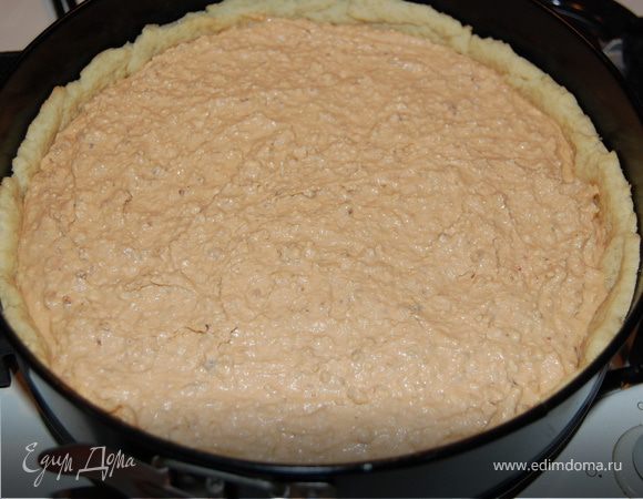 Начинку выложить на корж.