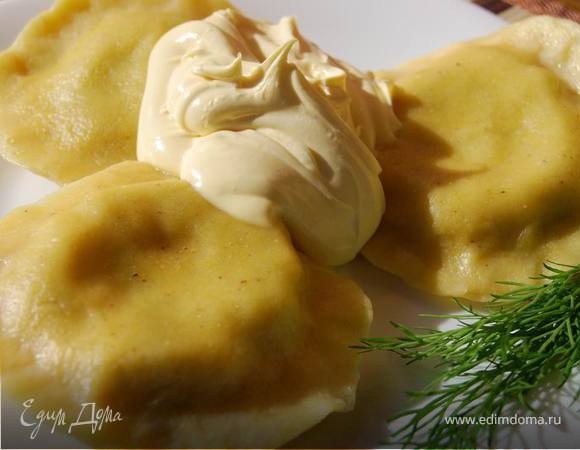 Подаем холтмаш, полив растопленным сливочным маслом или сметаной.